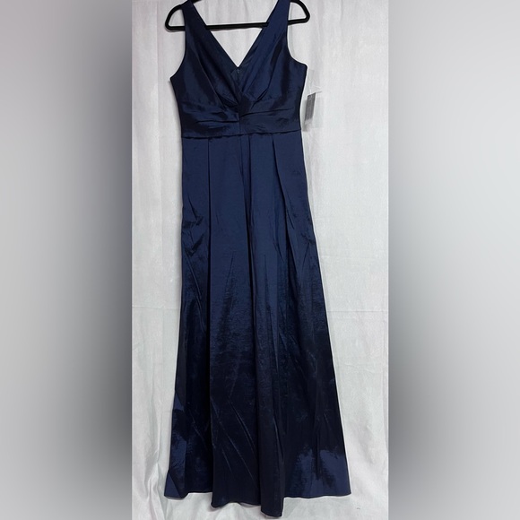 Alex Evening's Sleeveless Stretch Taffeta Gown Size 8 NWT - Picture 3 of 6
